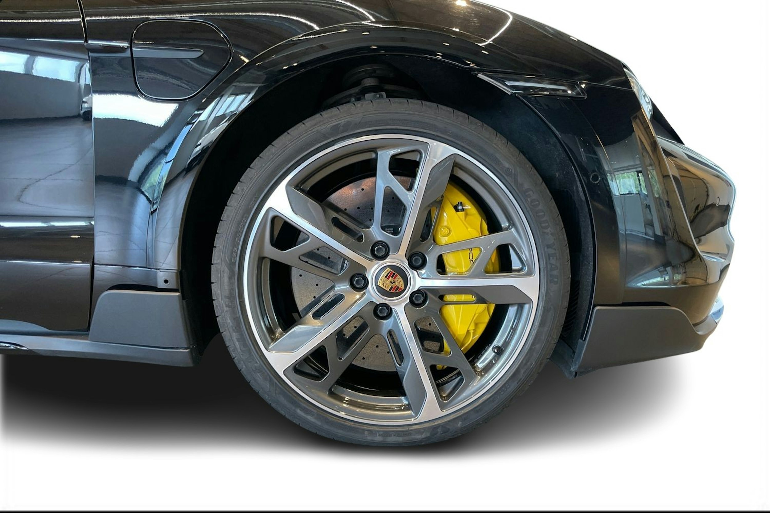 musta Porsche Taycan 2021 kuva 9.