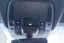 Punainen Porsche Taycan 2021 kuva 27.