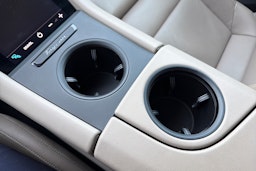 Punainen Porsche Taycan 2021 kuva 28.