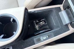 Punainen Porsche Taycan 2021 kuva 29.