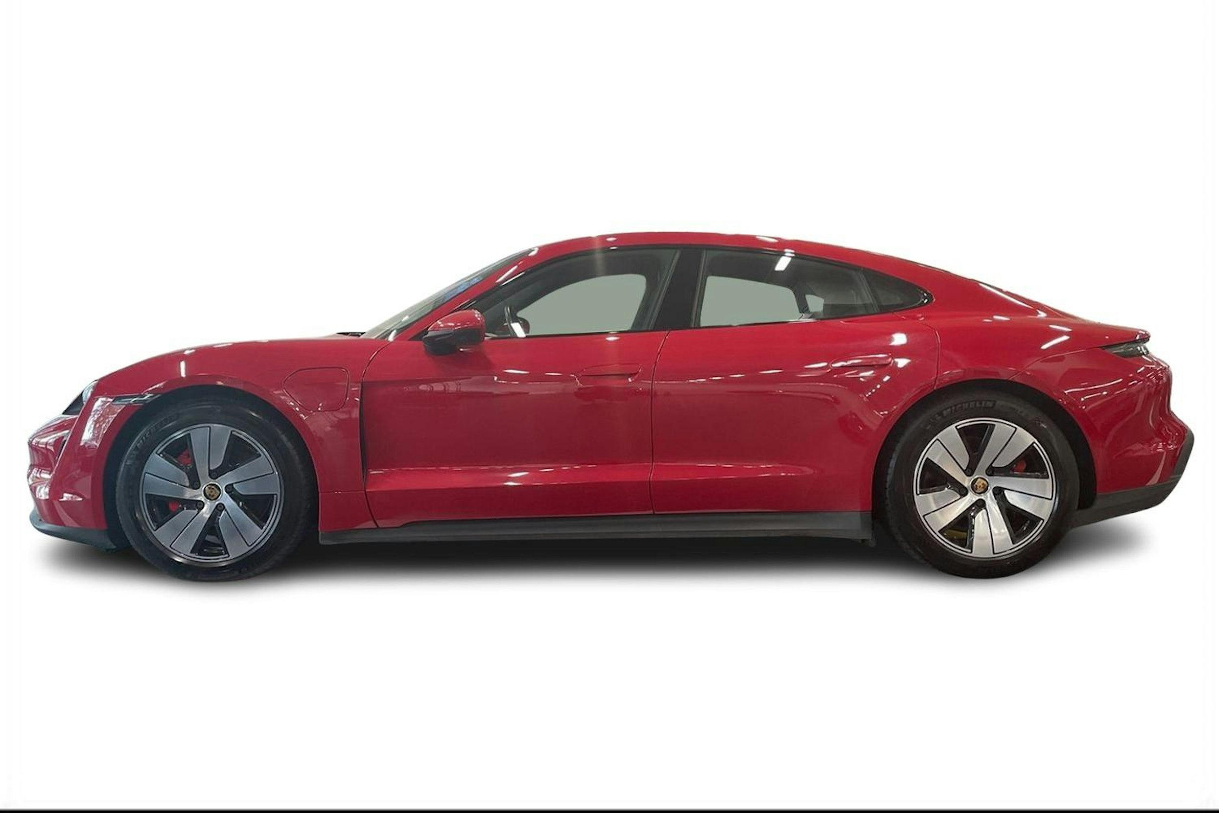 Punainen Porsche Taycan 2021 kuva 5.