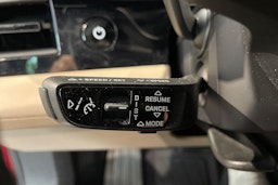 Punainen Porsche Taycan 2021 kuva 13.