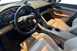 Porsche Taycan 2021 kuva 6.