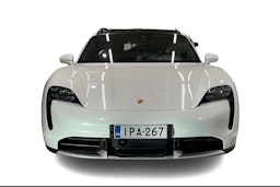 met. Valkoinen Porsche Taycan 2021 kuva 4.