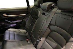 met. Valkoinen Porsche Taycan 2021 kuva 8.