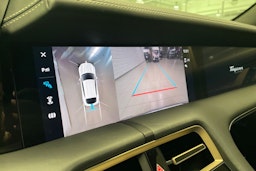 met. Valkoinen Porsche Taycan 2021 kuva 17.