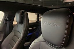 met. Valkoinen Porsche Taycan 2021 kuva 29.