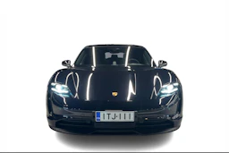 musta Porsche Taycan 2021 kuva 4.