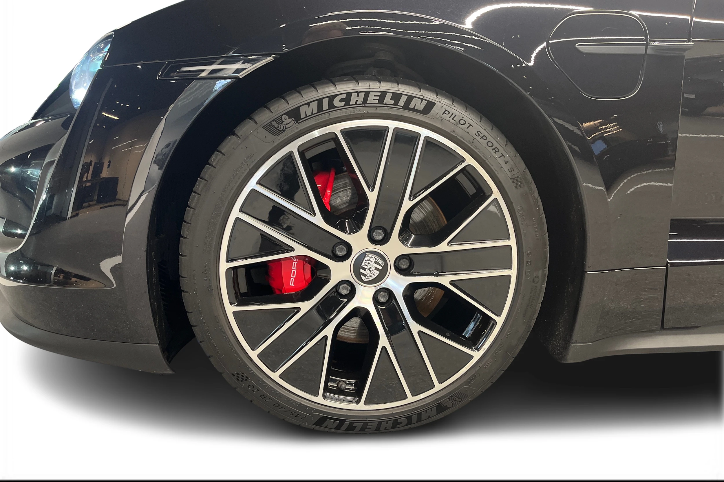 musta Porsche Taycan 2021 kuva 9.