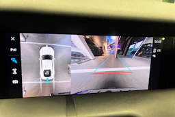 musta Porsche Taycan 2021 kuva 23.