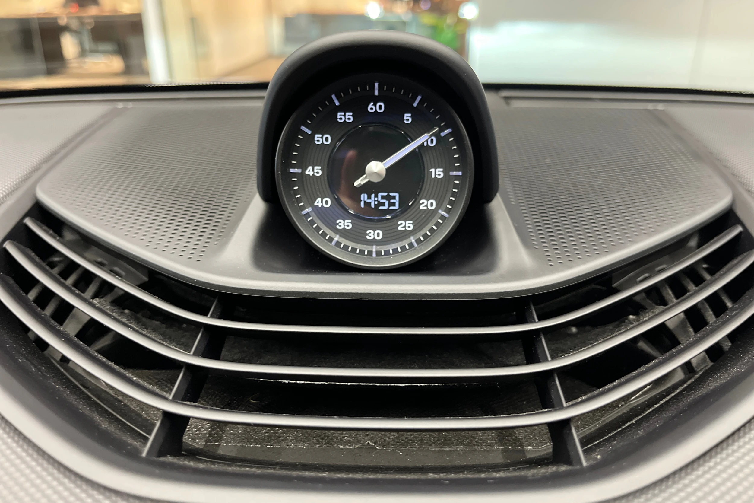musta Porsche Taycan 2021 kuva 25.