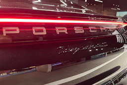 musta Porsche Taycan 2021 kuva 34.
