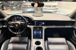 sininen Porsche Taycan 2021 kuva 8.