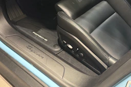 sininen Porsche Taycan 2021 kuva 16.
