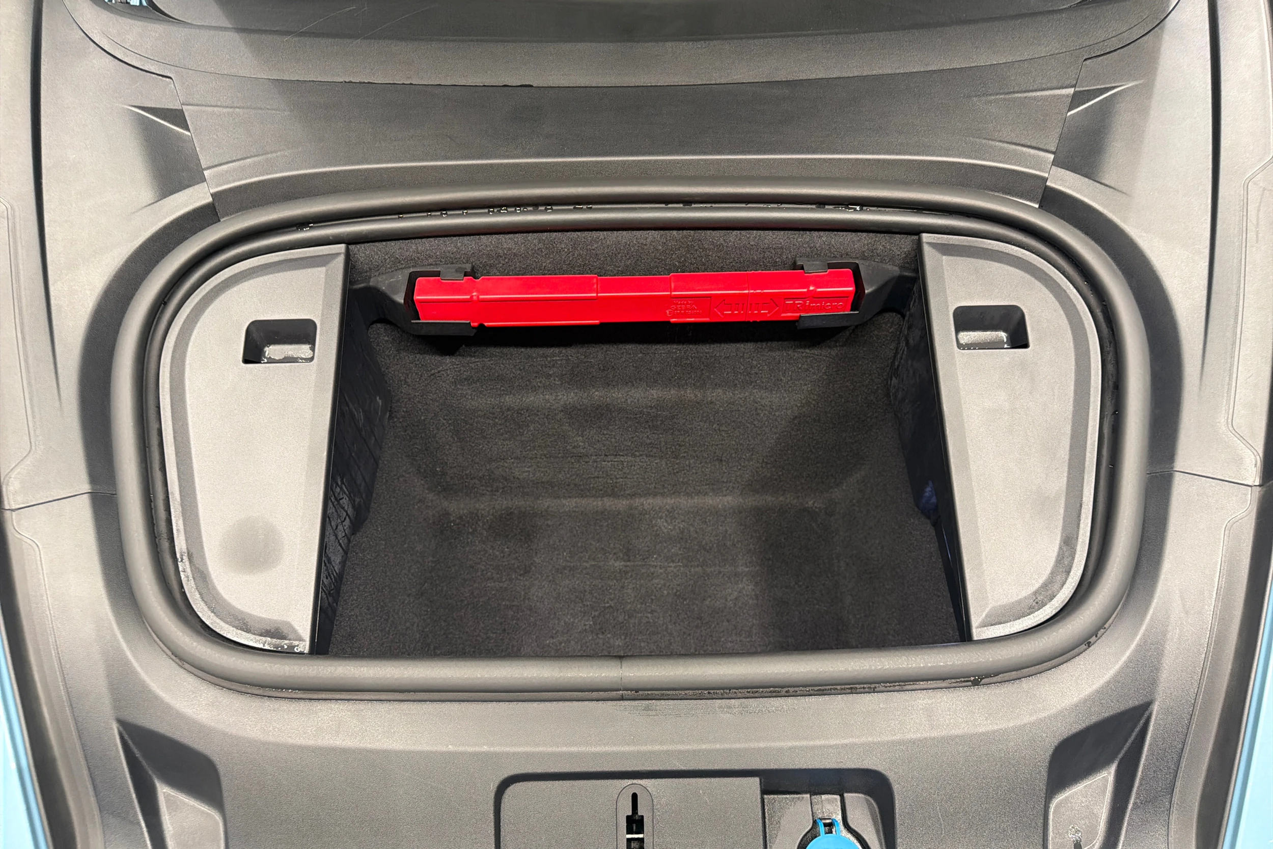 sininen Porsche Taycan 2021 kuva 23.