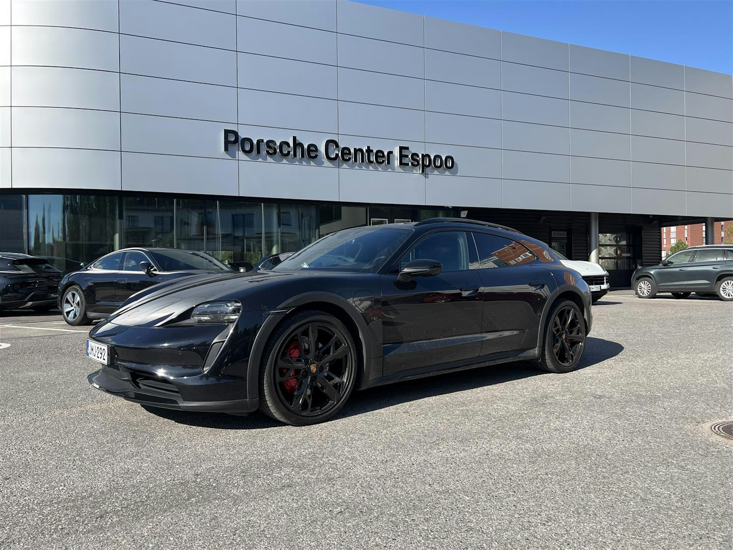 musta Porsche Taycan 2021 kuva 1.