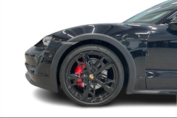 musta Porsche Taycan 2021 kuva 8.