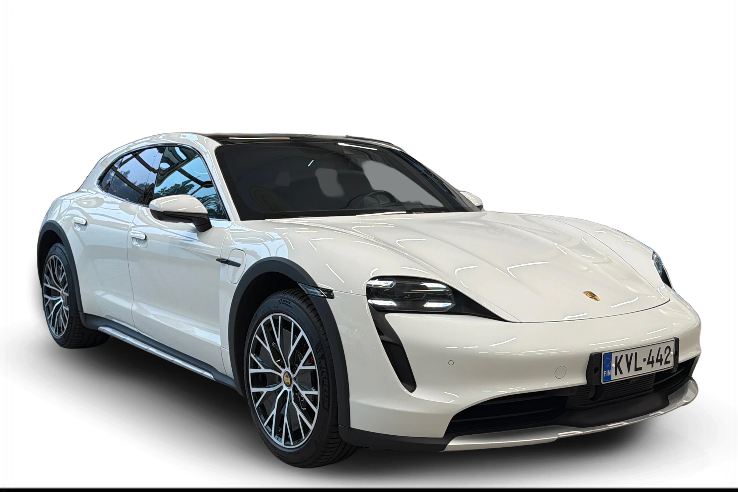 valkoinen Porsche Taycan 2022 kuva 1.
