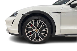 valkoinen Porsche Taycan 2022 kuva 8.