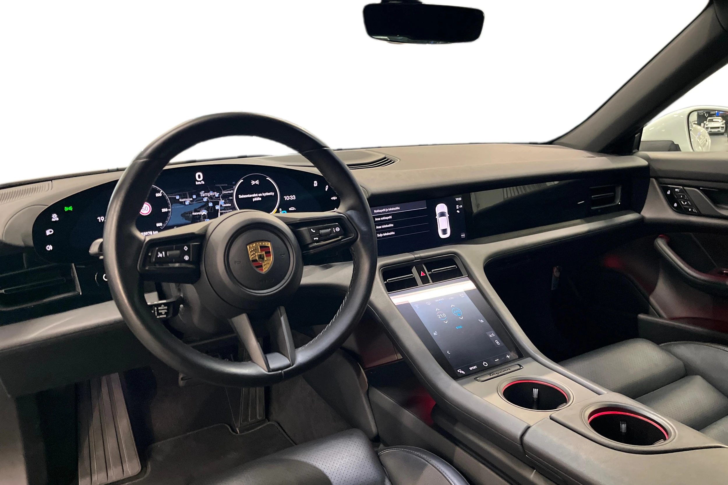 valkoinen Porsche Taycan 2021 kuva 6.
