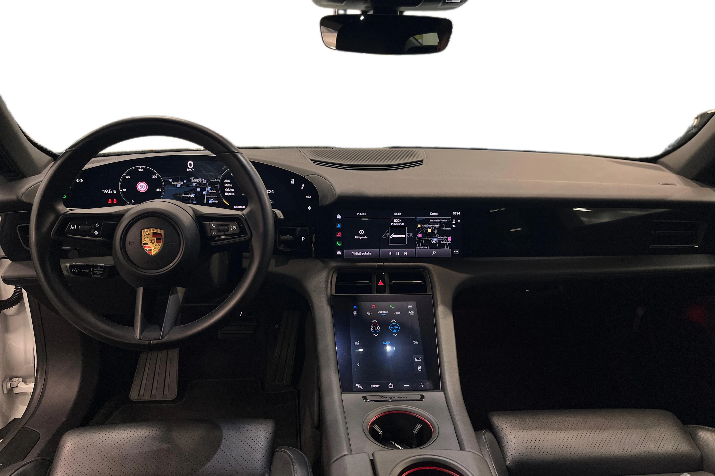 valkoinen Porsche Taycan 2021 kuva 7.
