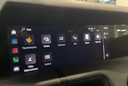 valkoinen Porsche Taycan 2021 kuva 17.
