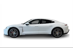 Valkoinen Porsche Taycan 2021 kuva 5.