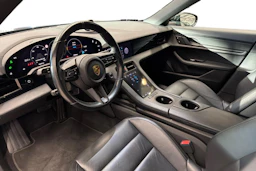 harmaa Porsche Taycan 2021 kuva 6.