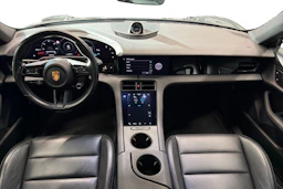 harmaa Porsche Taycan 2021 kuva 7.