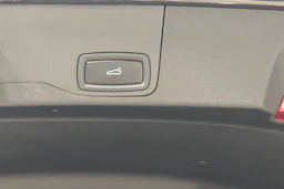 harmaa Porsche Taycan 2021 kuva 12.