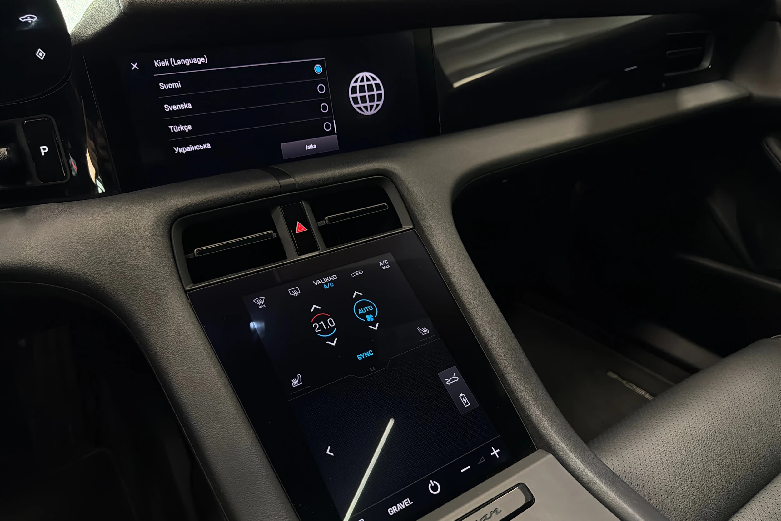 harmaa Porsche Taycan 2021 kuva 17.