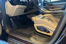 Ruskea (beige) Porsche Taycan 2021 kuva 13.