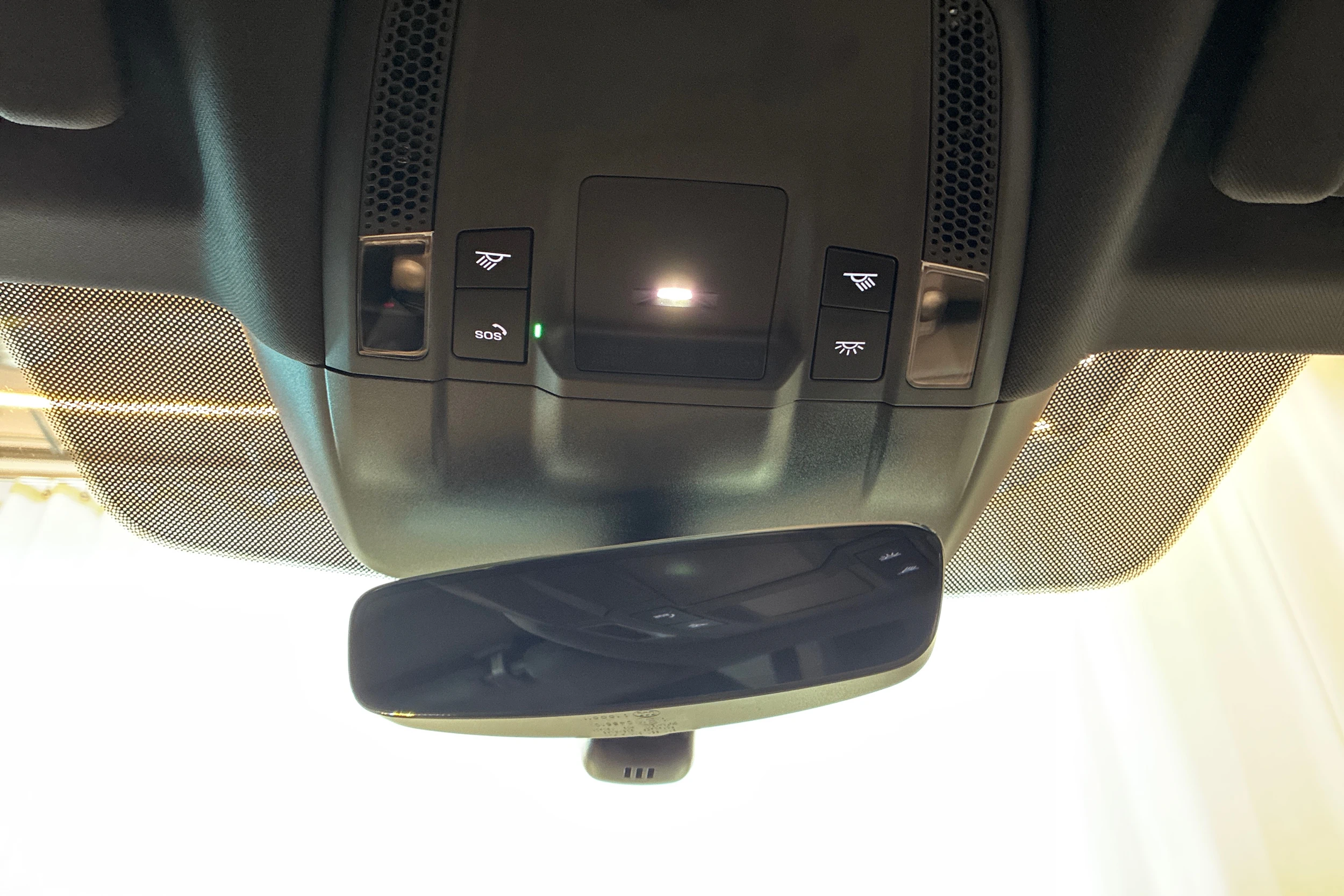 Ruskea (beige) Porsche Taycan 2021 kuva 20.