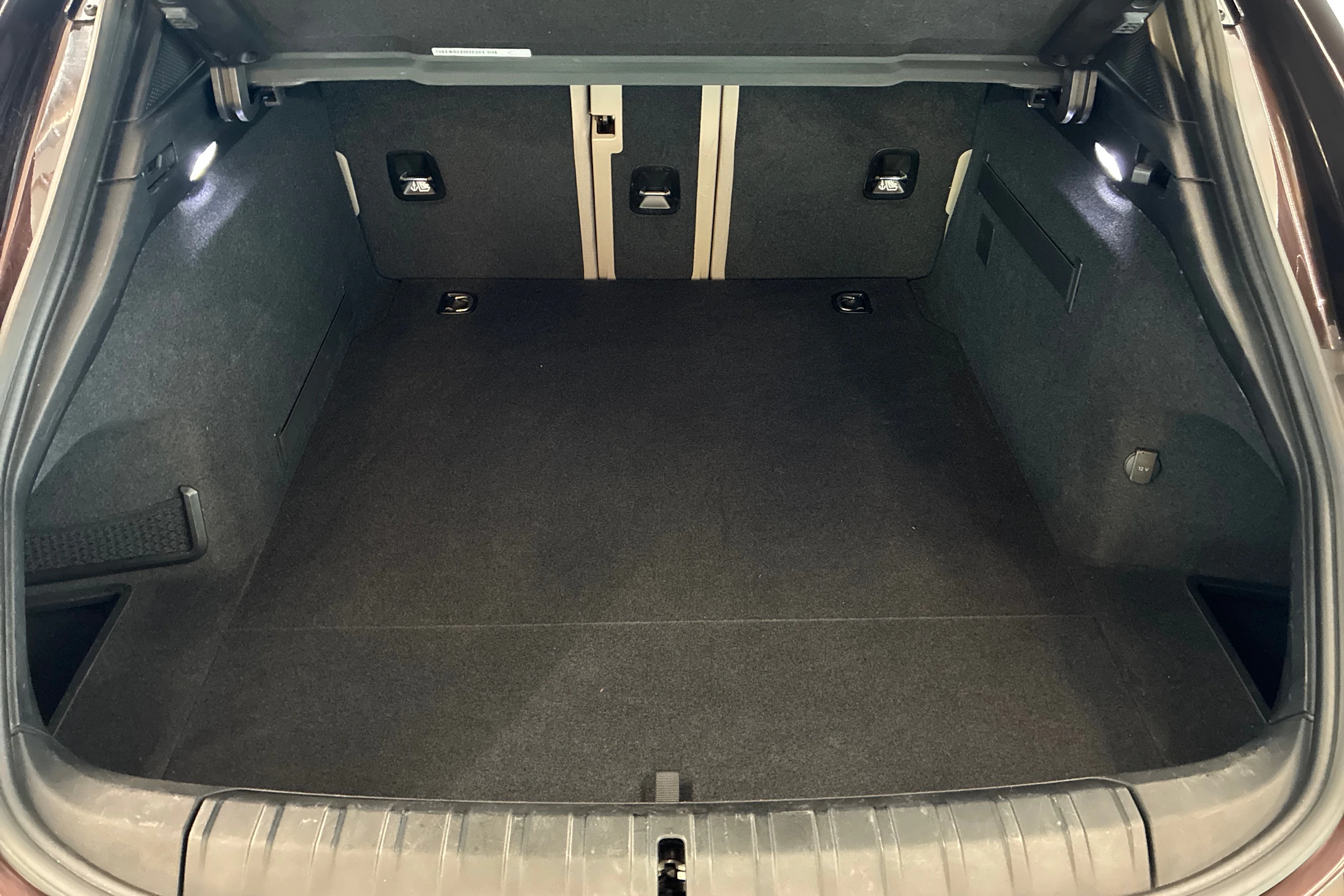 Ruskea (beige) Porsche Taycan 2021 kuva 23.