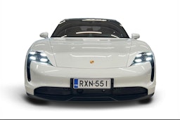 Valkoinen Porsche Taycan 2021 kuva 4.