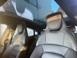 valkoinen Porsche Taycan 2021 kuva 2.