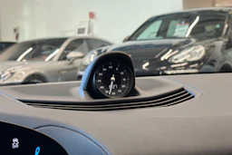 musta Porsche Taycan 2021 kuva 19.