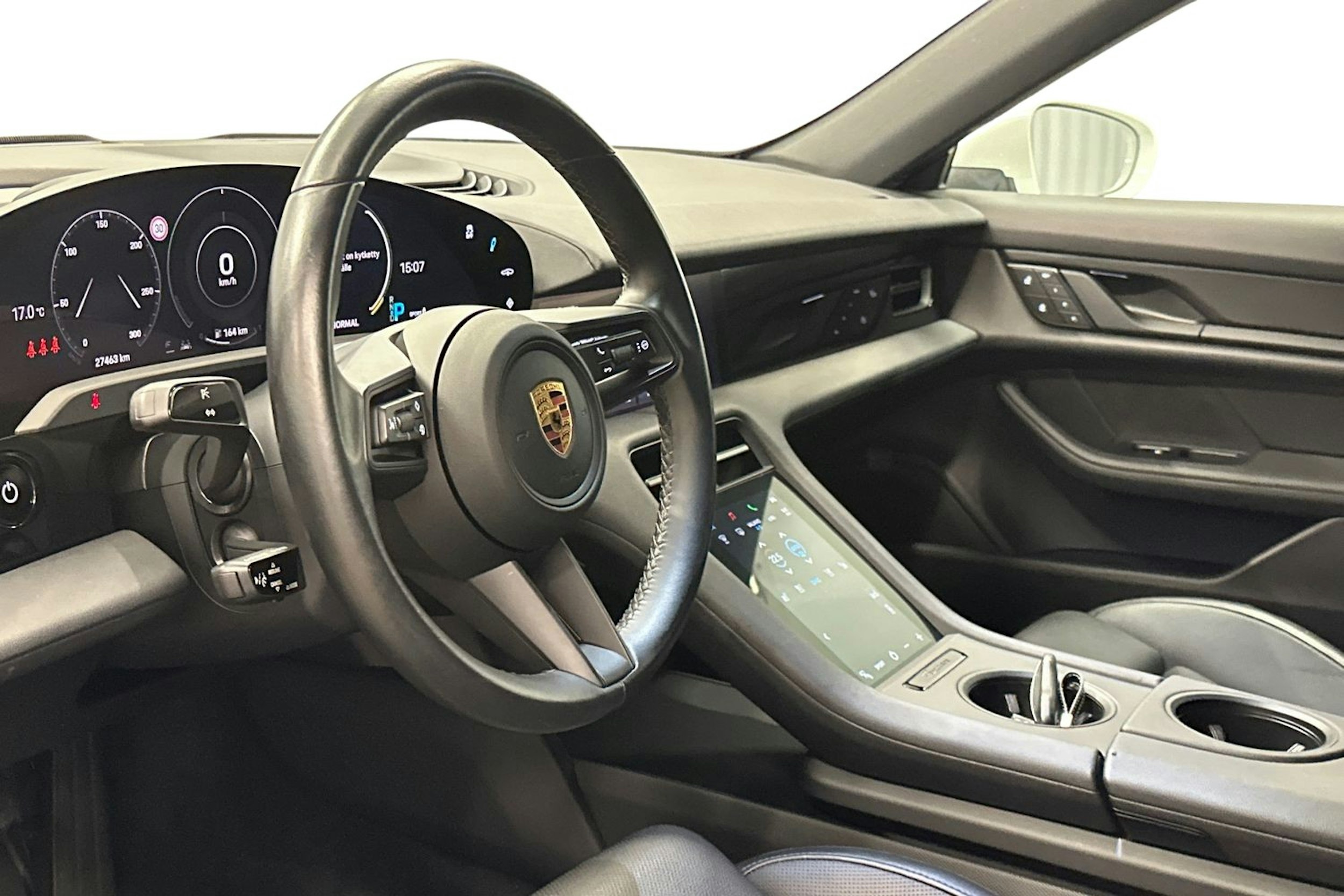 valkoinen Porsche Taycan 2022 kuva 7.