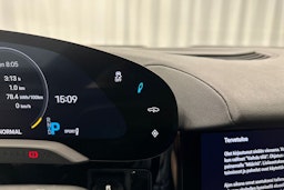 valkoinen Porsche Taycan 2022 kuva 21.