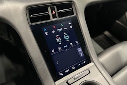 valkoinen Porsche Taycan 2022 kuva 25.
