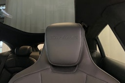 musta Porsche Taycan 2022 kuva 18.