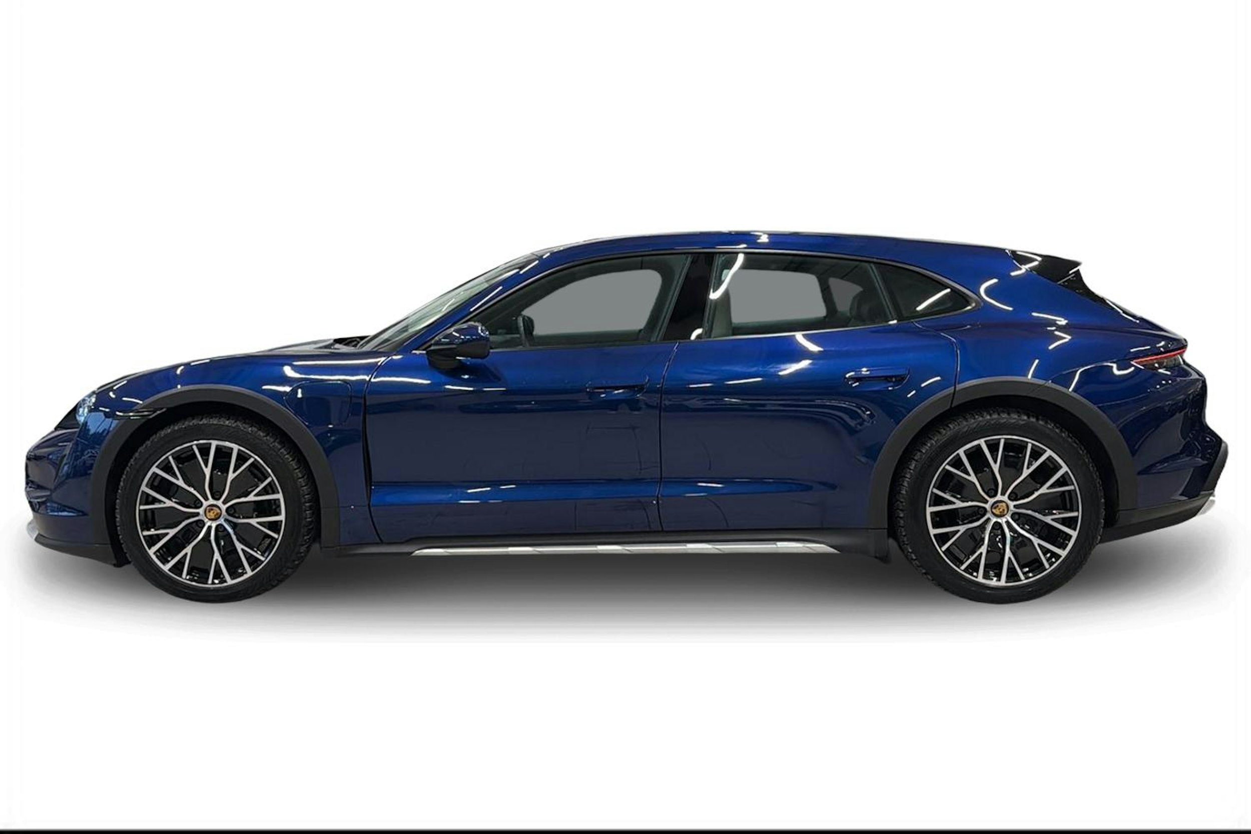 sininen Porsche Taycan 2022 kuva 5.