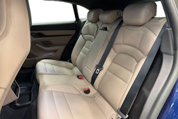 sininen Porsche Taycan 2022 kuva 8.