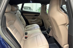 sininen Porsche Taycan 2022 kuva 11.