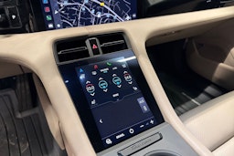 sininen Porsche Taycan 2022 kuva 18.