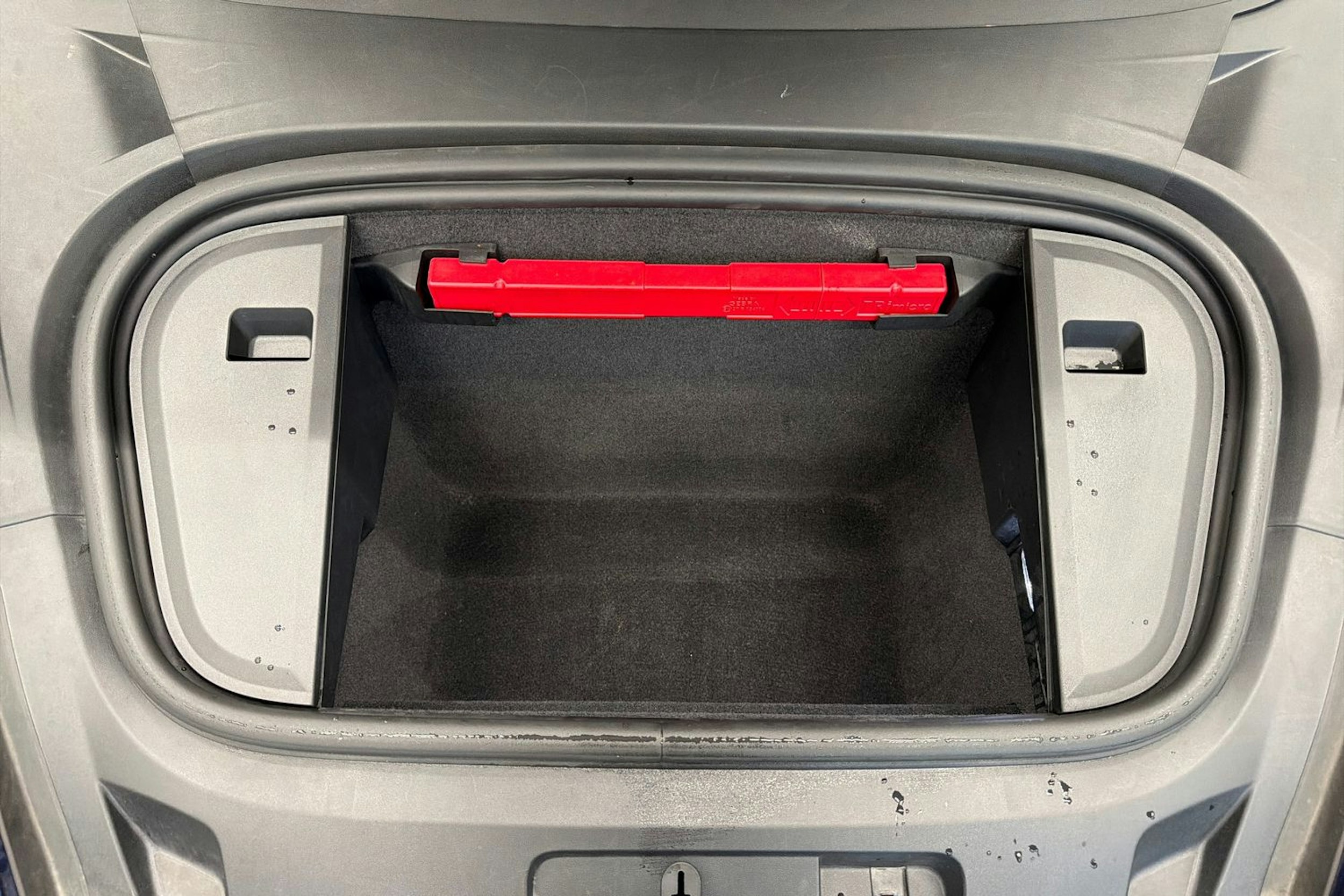 sininen Porsche Taycan 2022 kuva 22.