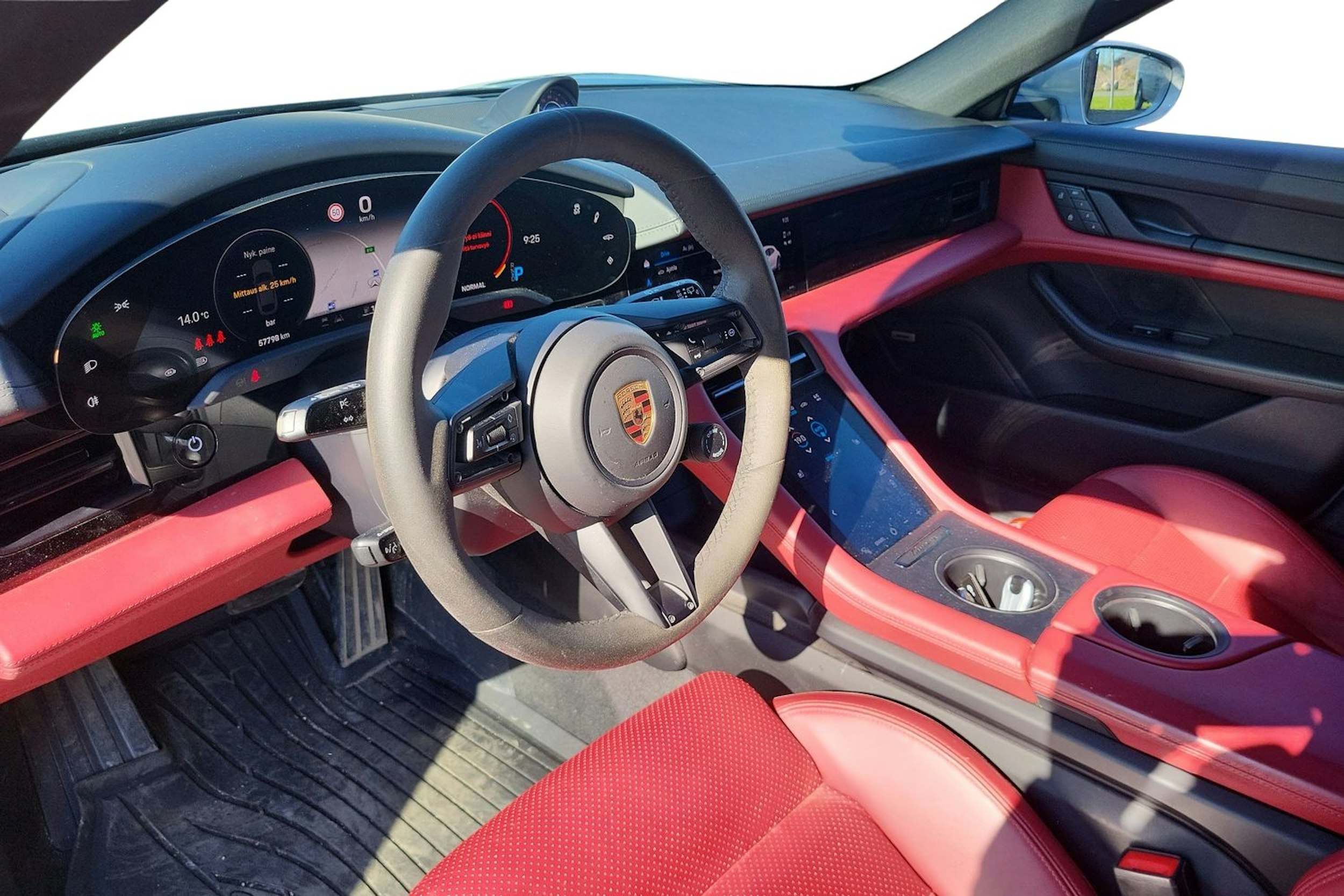 Hopea Porsche Taycan 2022 kuva 3.