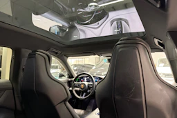 Musta Porsche Taycan 2022 kuva 20.