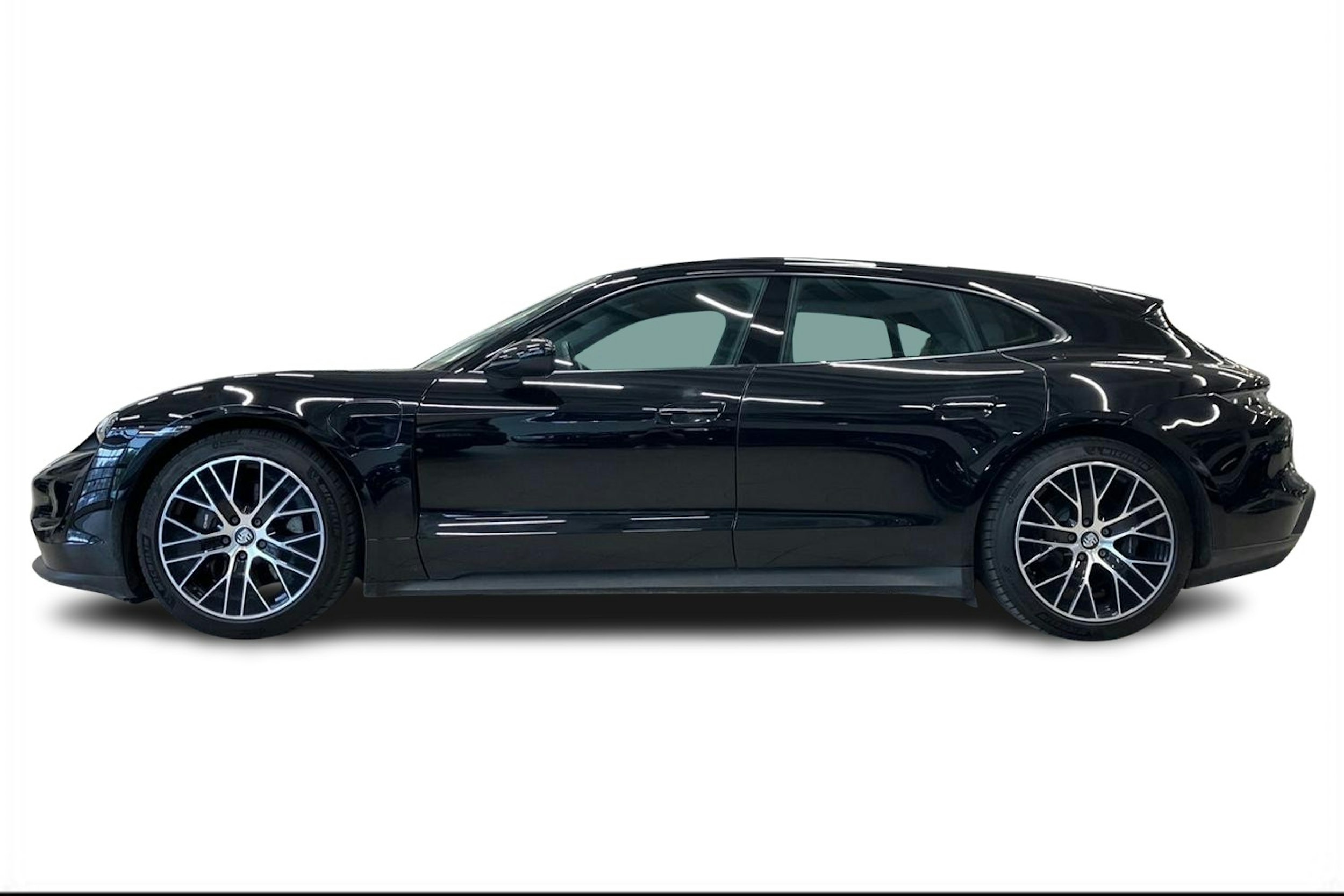musta Porsche Taycan 2022 kuva 5.