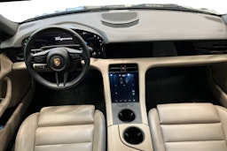 musta Porsche Taycan 2022 kuva 7.